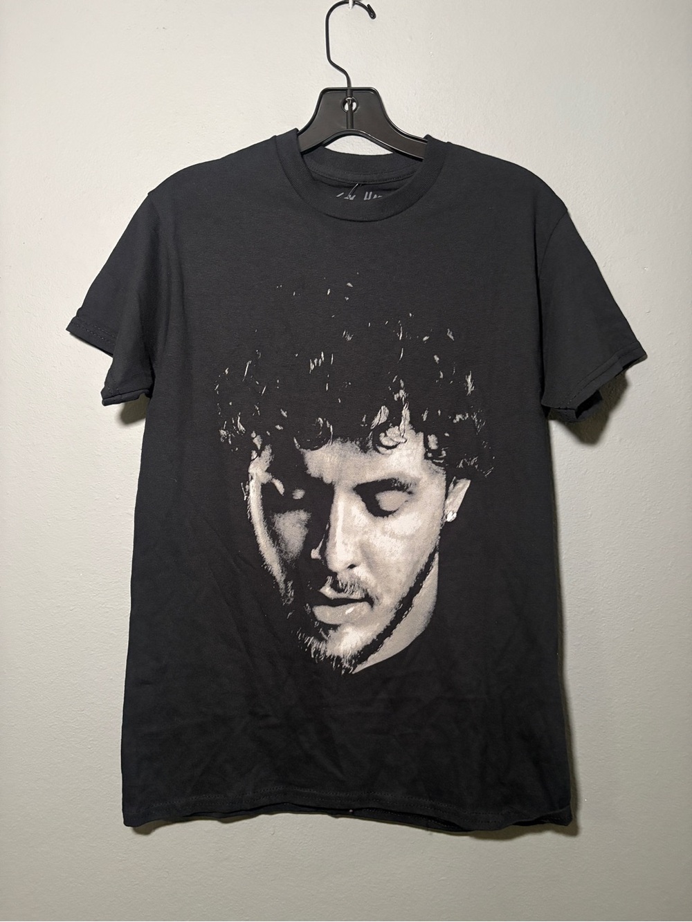 Rue21 Black Short-Sleeve Graphic Tee with Monochrome Face Print